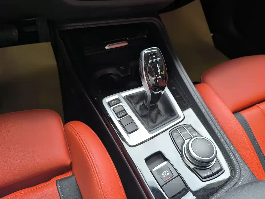 BMW 1 Series 2023 — фото 16