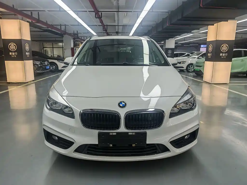 BMW 2 Series Wagon 2018 — фото 1