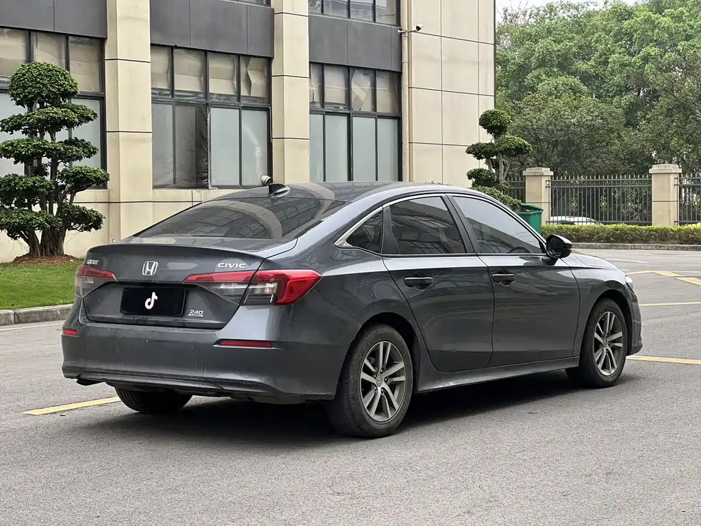Honda Civic 2023 — фото 11
