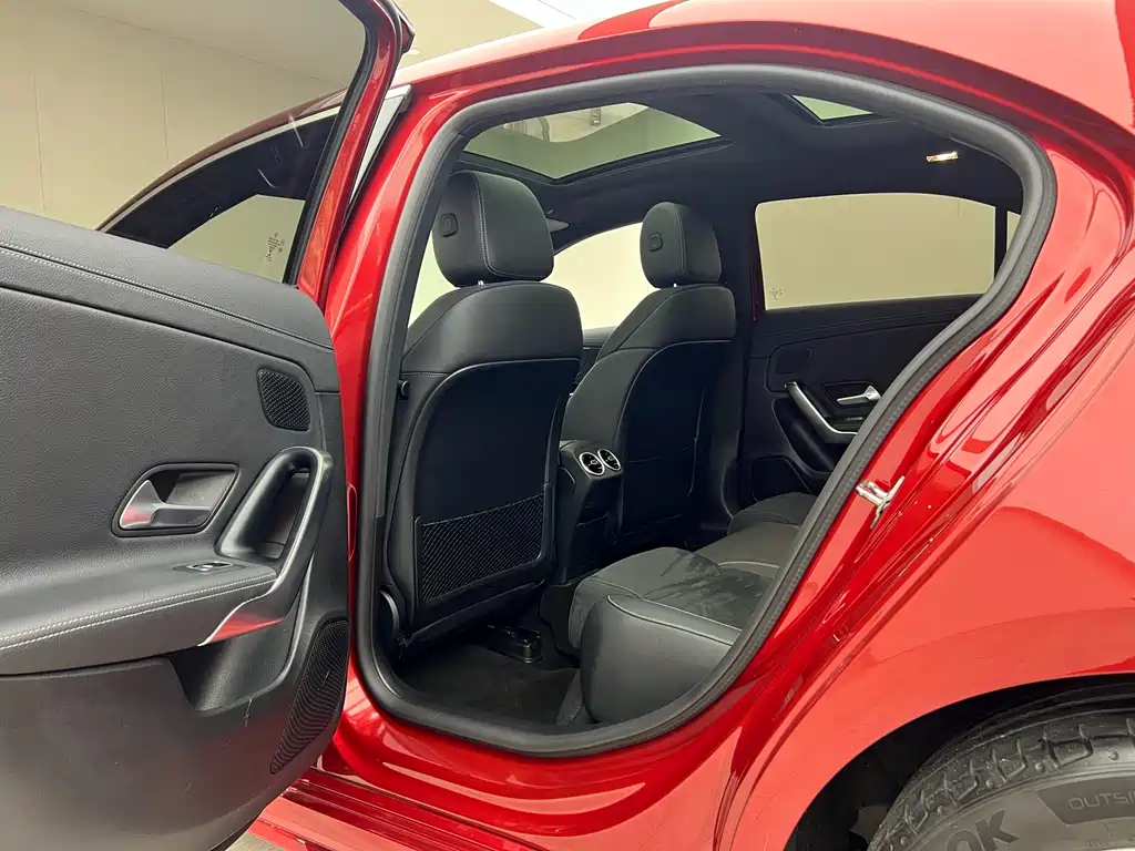Mercedes-Benz A-Class 2019 — фото 11