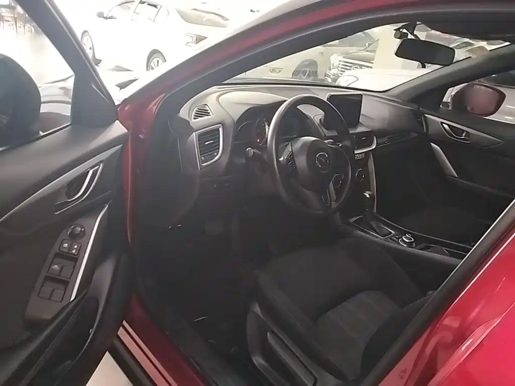 Mazda CX-4 2017 — фото 16
