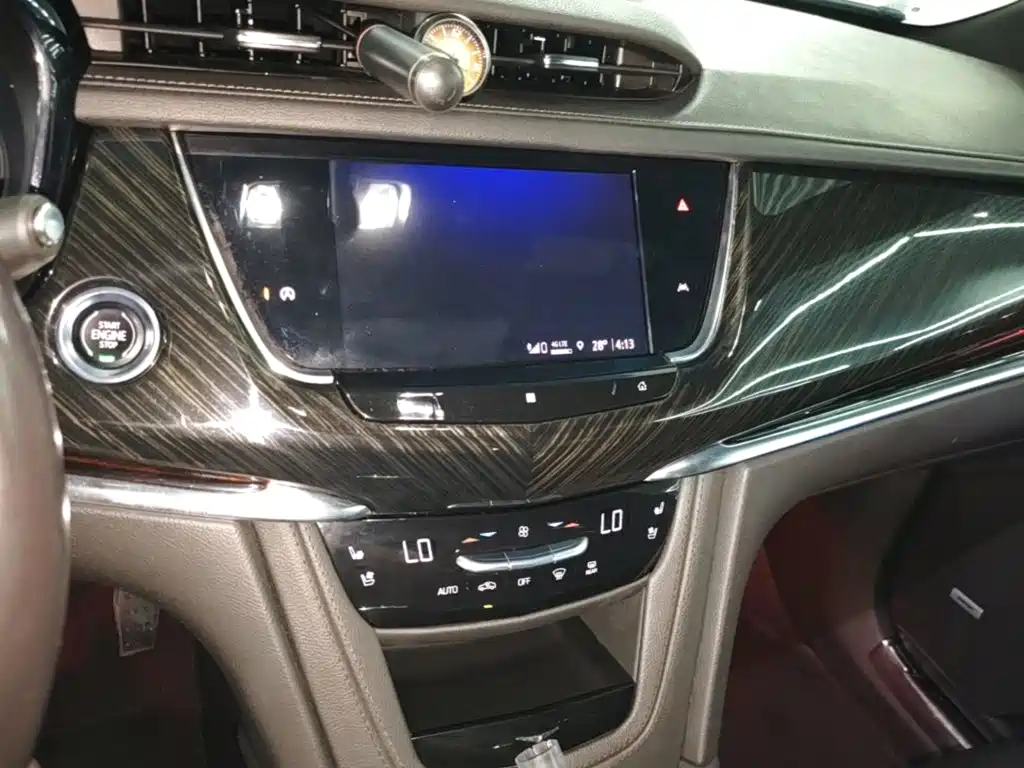 Cadillac XT6 2021 — фото 13