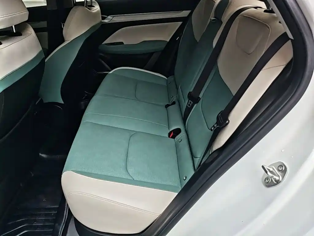 Geely Emgrand L Hip 2022 — фото 17