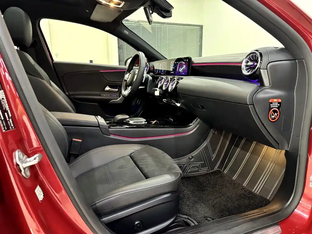 Mercedes-Benz A-Class 2021 — фото 11