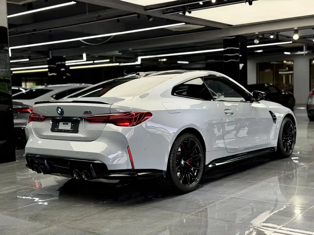 BMW M4 2025 — фото 4