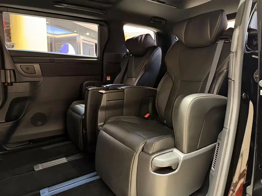 Toyota Alphard 2026 — фото 10