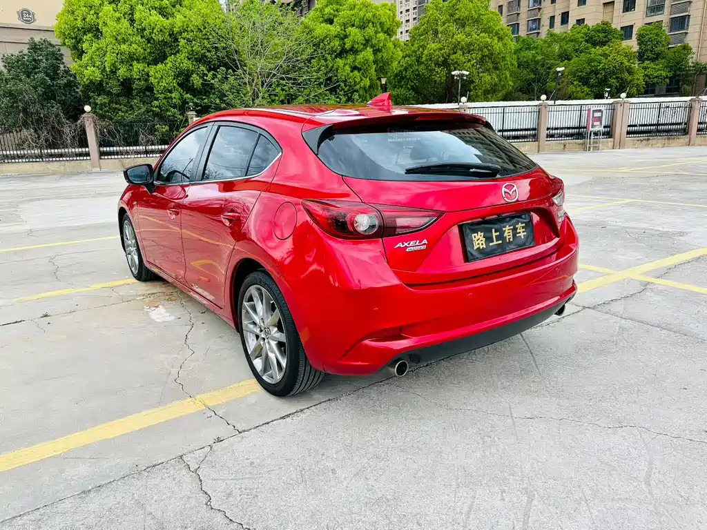 Mazda 3 Axela 2018 — фото 7
