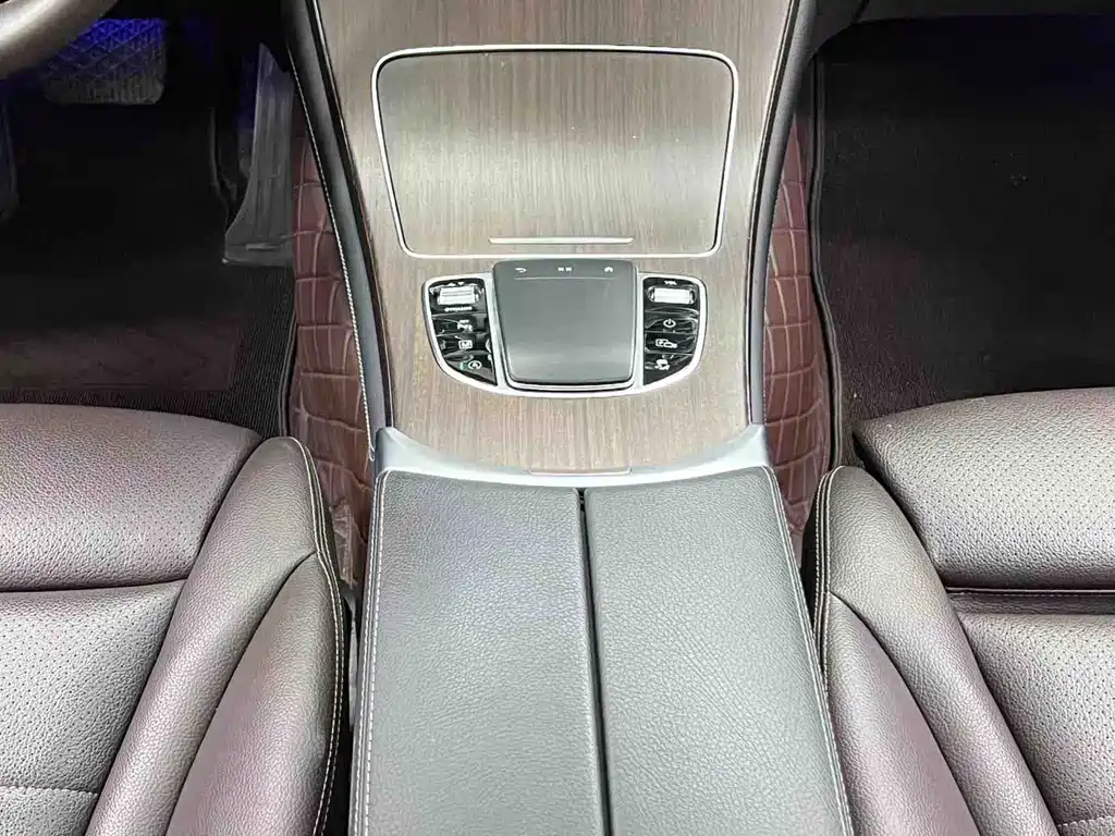 Mercedes-Benz GLC 2020 — фото 18