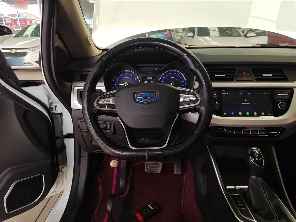 Geely Vision X3 2020 — фото 11