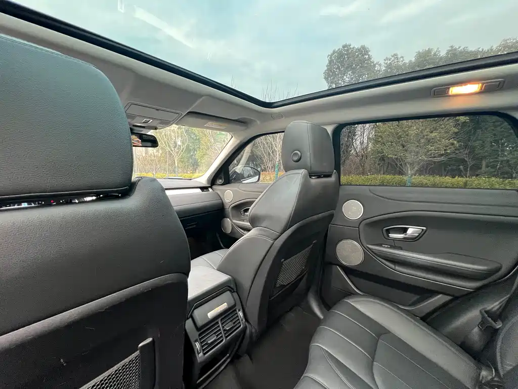 Land Rover Evoque 2019 — фото 8