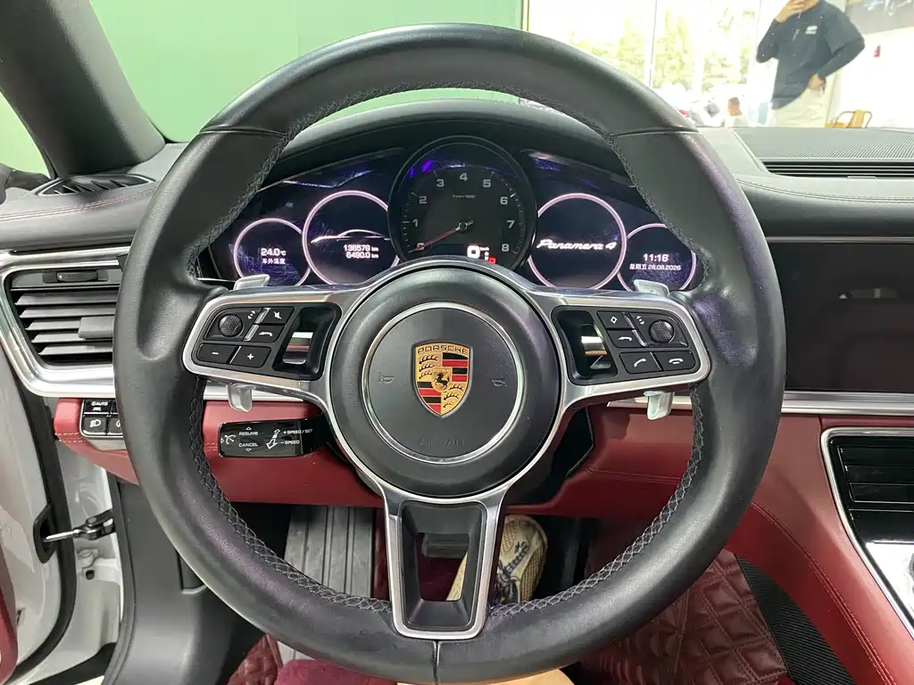 Porsche Panamera 2017 — фото 18