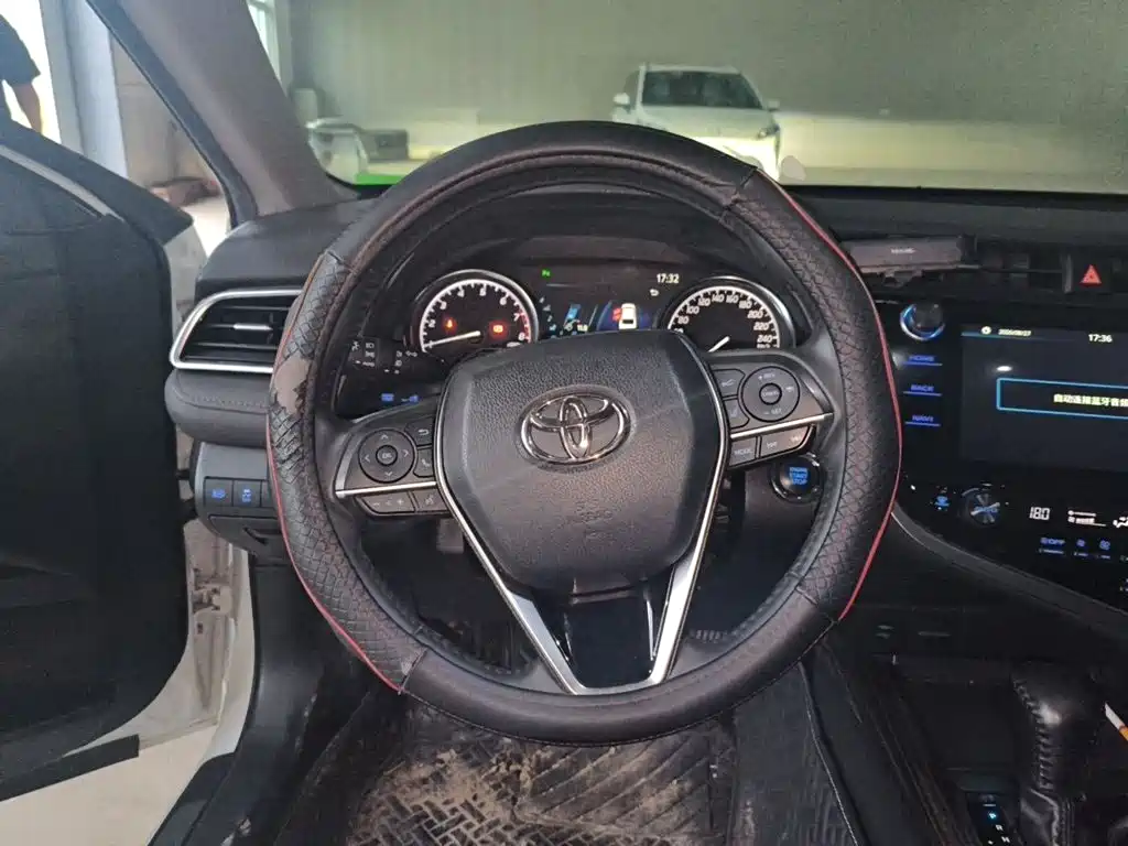 Toyota Camry 2020 — фото 11