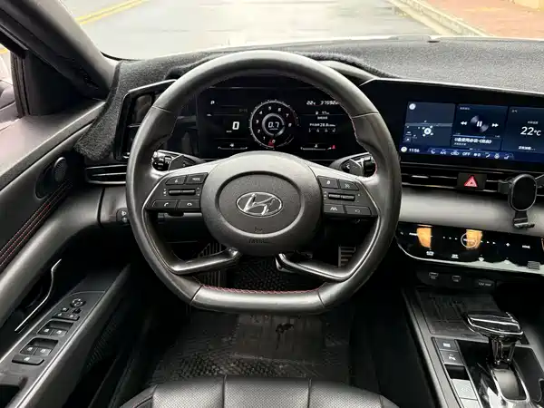 Hyundai Elantra 2020