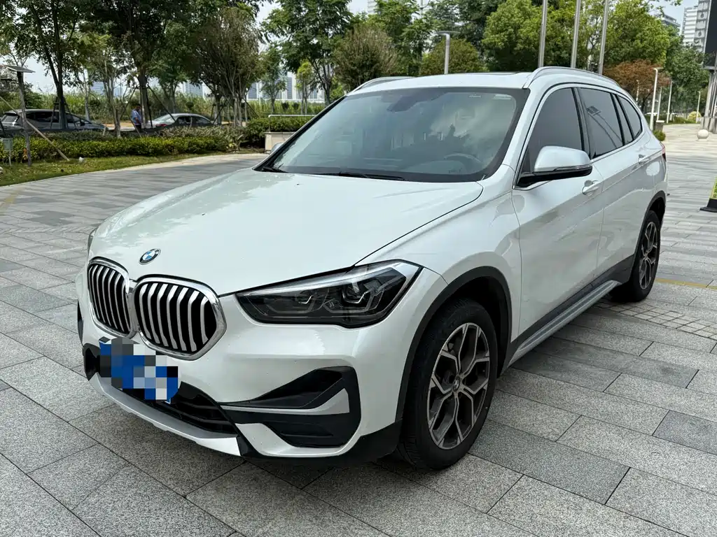 BMW X1 2022 — фото 1