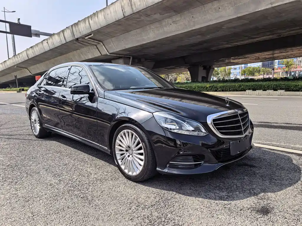 Mercedes-Benz E-Class 2015 — фото 3
