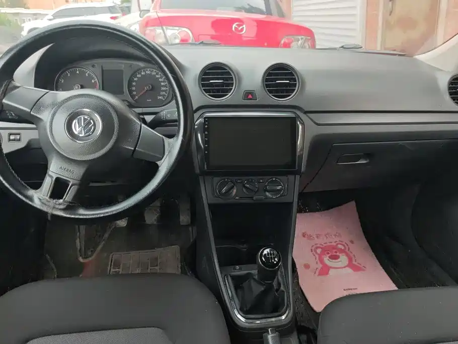 Volkswagen Jetta 2015 — фото 12