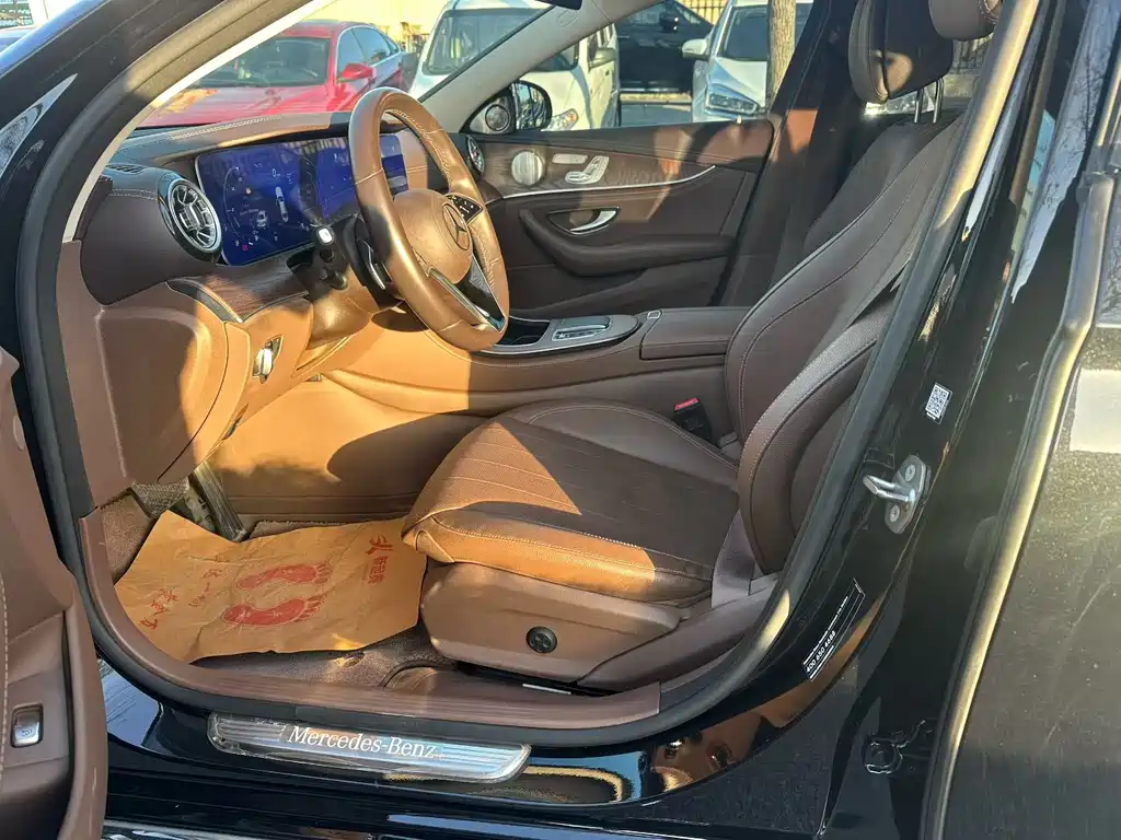 Mercedes-Benz E-Class 2023 — фото 4