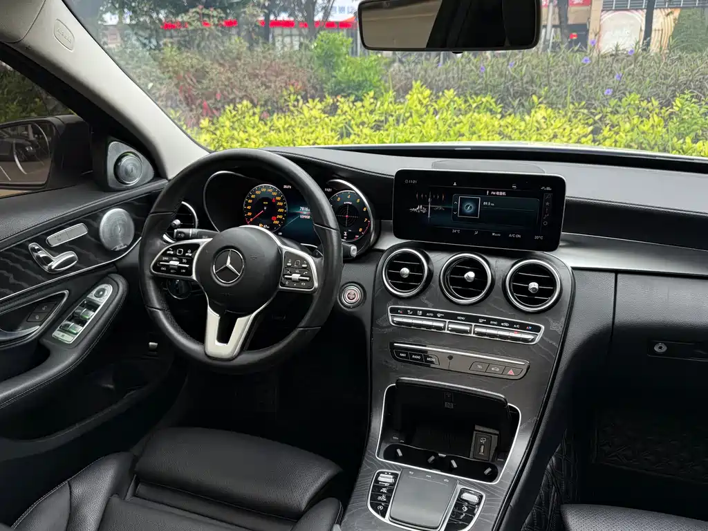 Mercedes-Benz C-Class 2019 — фото 18
