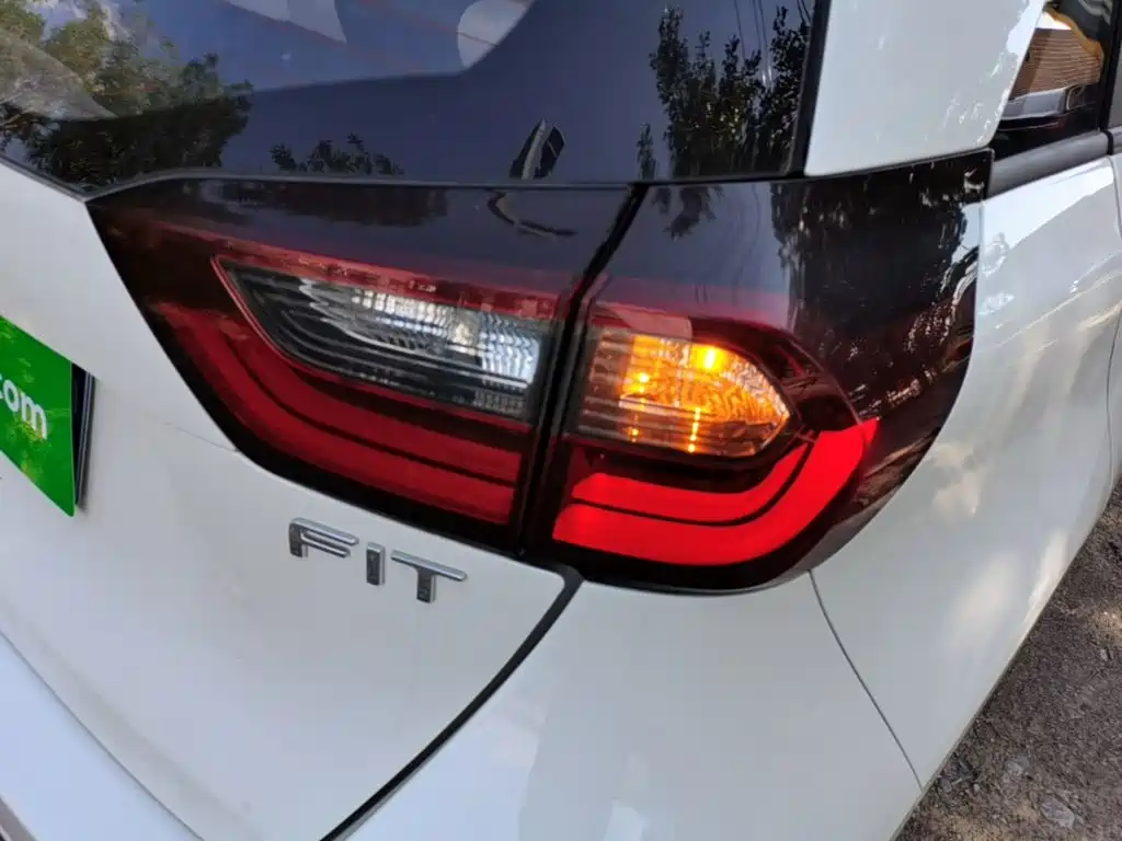 Honda Fit 2023 — фото 8