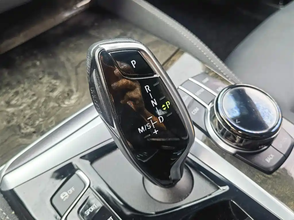 BMW 6 Series GT 2019 — фото 13