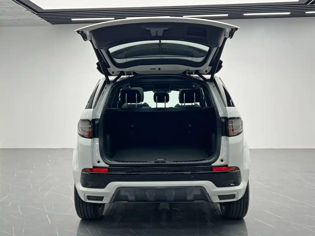 Land Rover Discovery Sport 2022 — фото 11