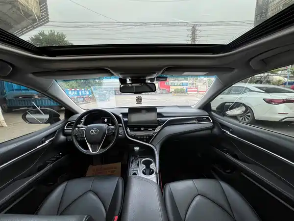 Toyota Camry 2021