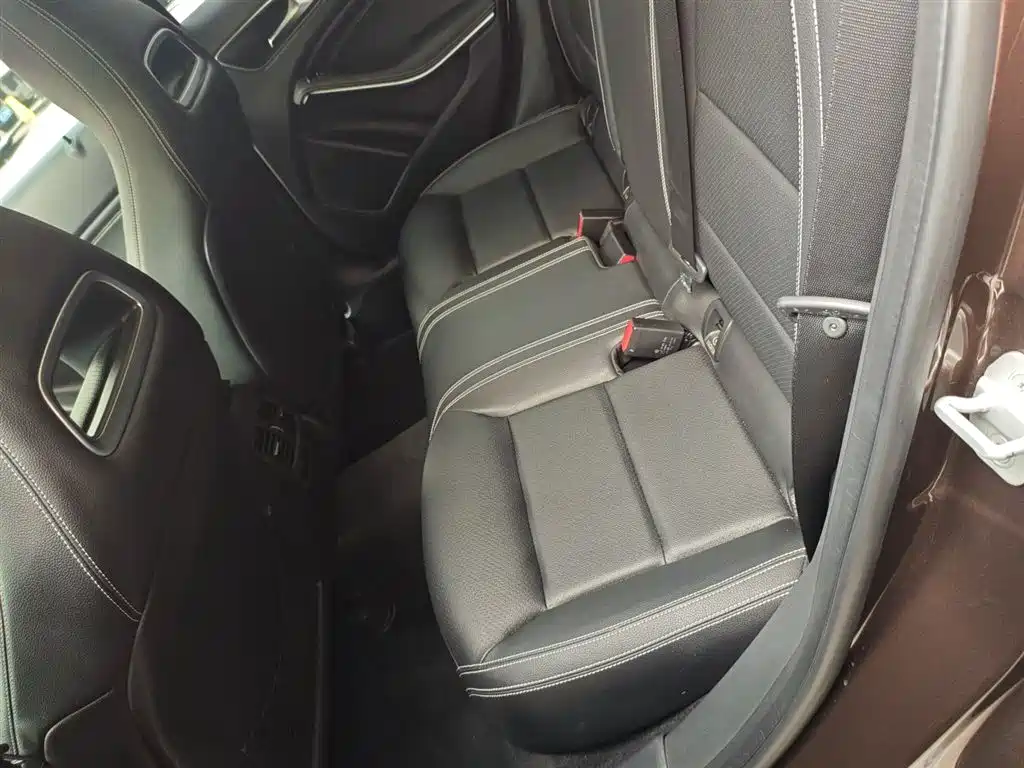 Mercedes-Benz GLA 2016 — фото 13