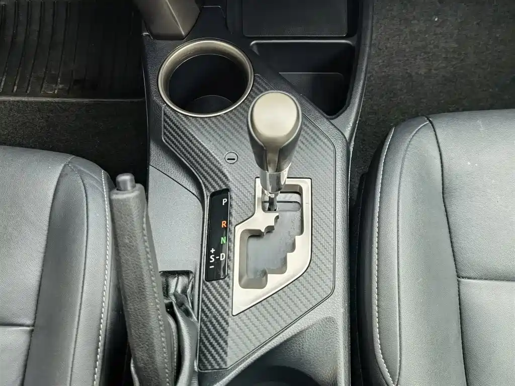 Toyota RAV4 2016 — фото 13