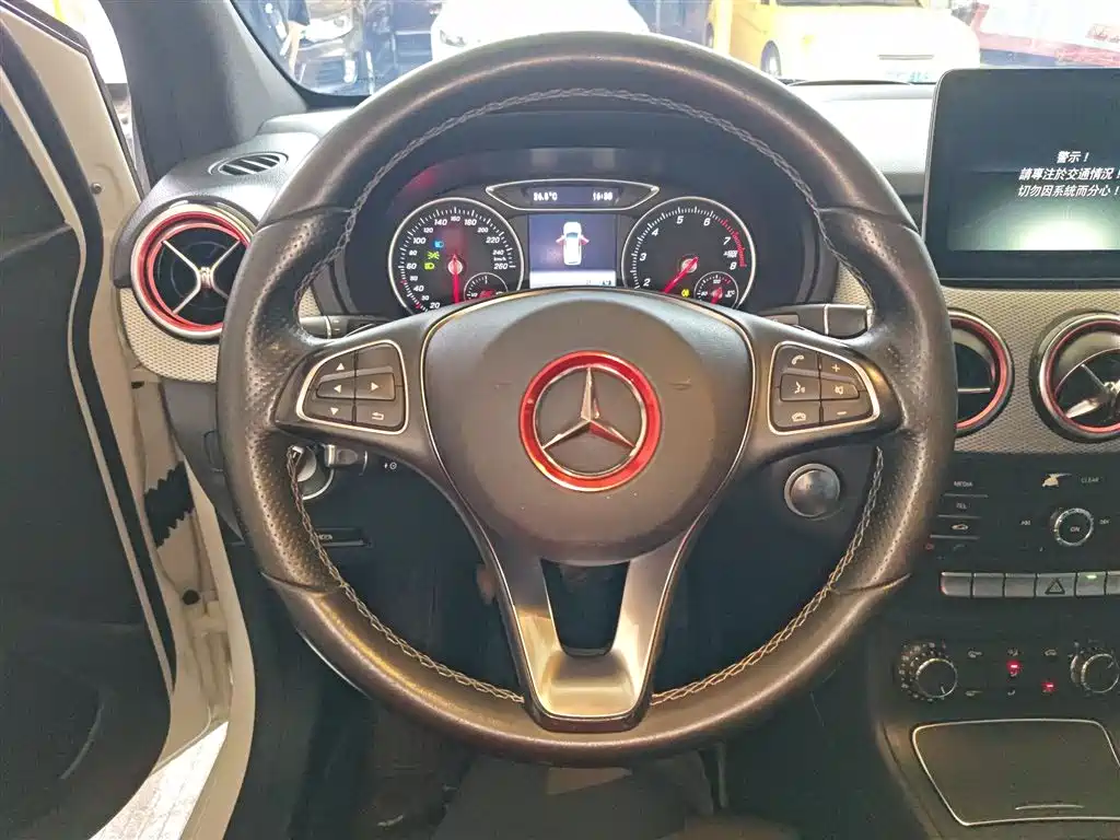 Mercedes-Benz B-Class 2018 — фото 4