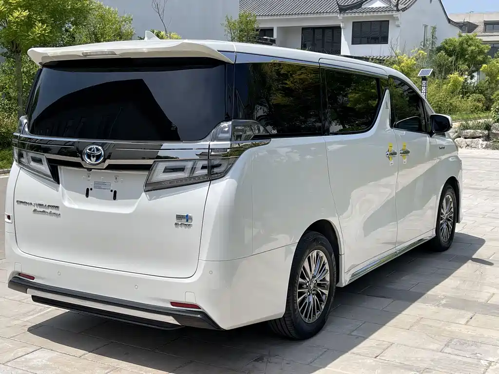 Toyota Vellfire 2022 — фото 7