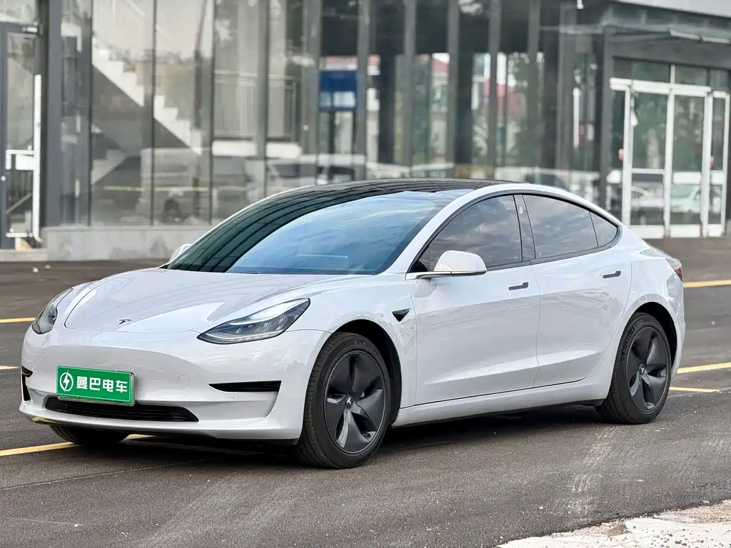 Tesla Model 3 2020 — фото 1