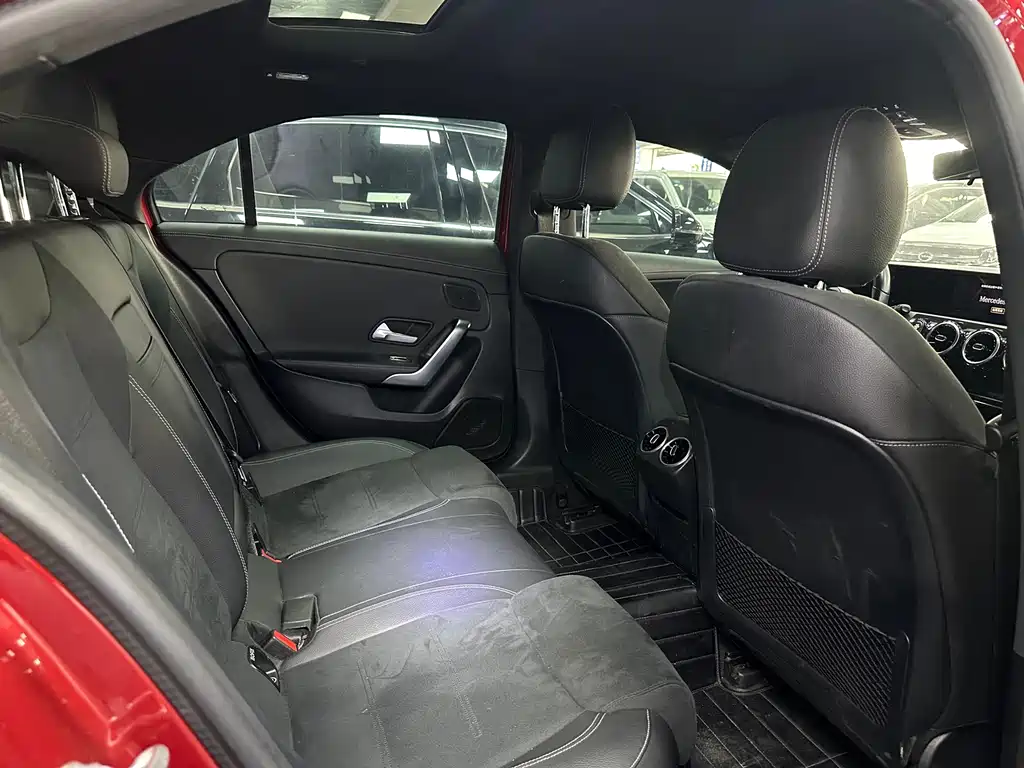Mercedes-Benz A-Class 2019 — фото 11