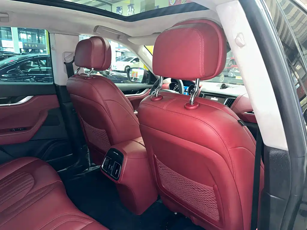 Maserati Levante 2016 — фото 17