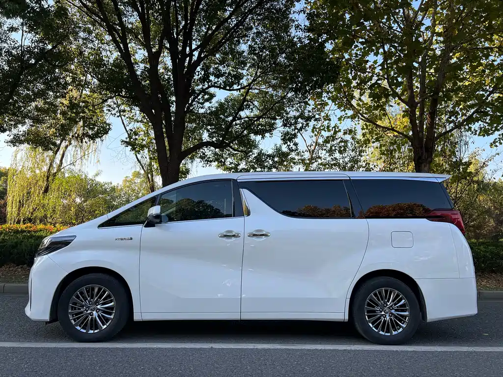 Toyota Alphard 2021 — фото 2