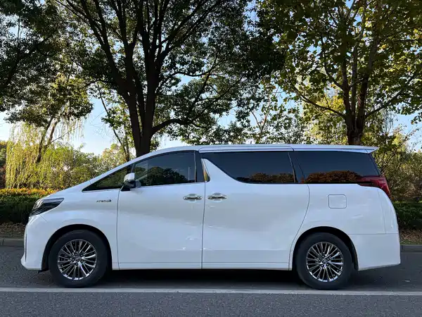 Toyota Alphard 2021