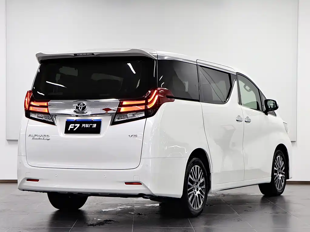 Toyota Alphard 2017 — фото 6