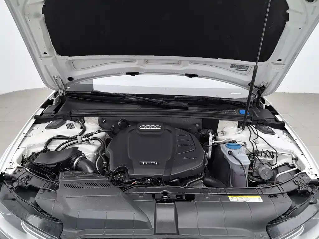 Audi A4L 2015