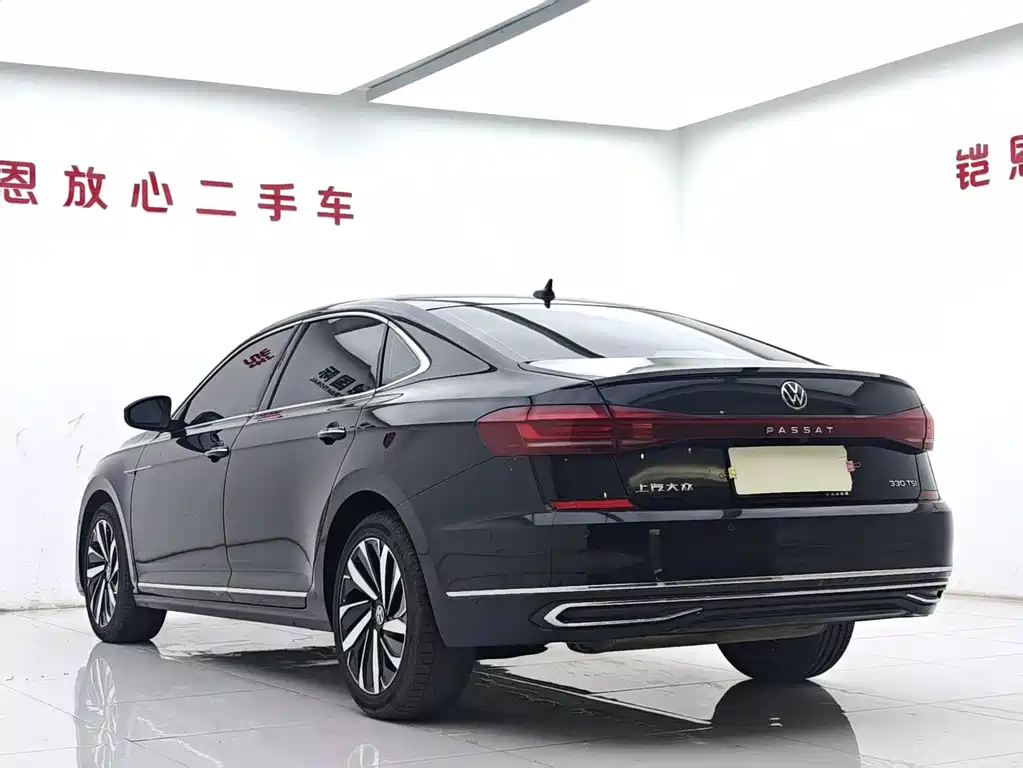 Volkswagen Passat 2022 — фото 6