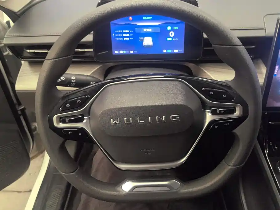 Wuling Starlight 2025 — фото 15
