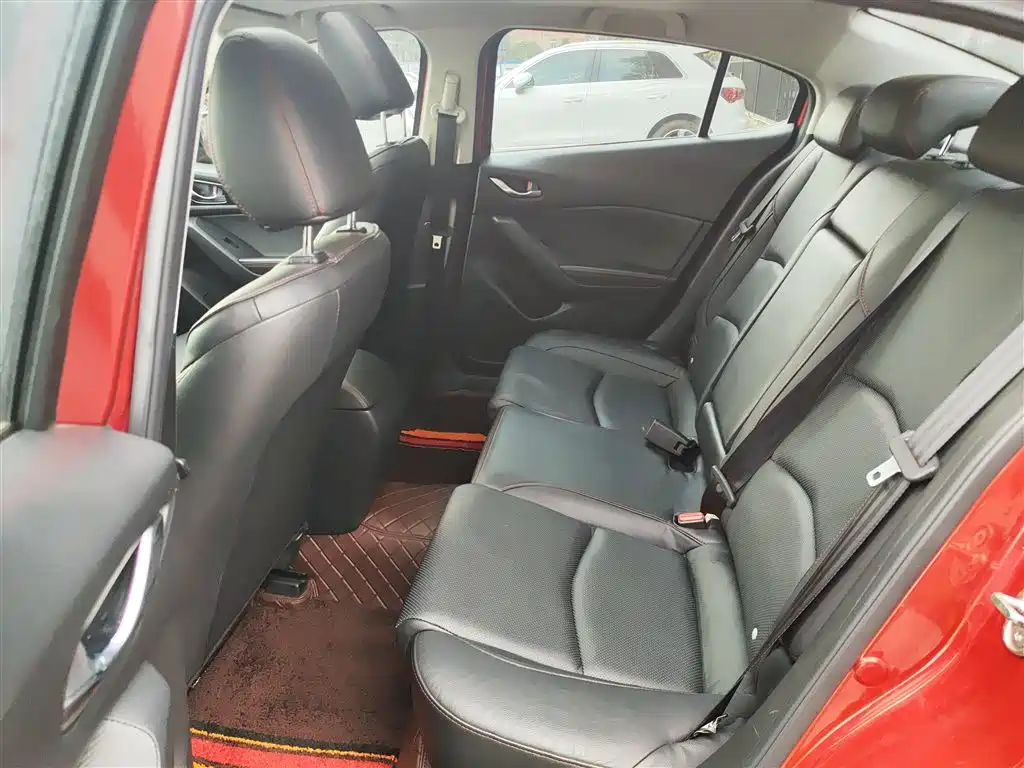 Mazda 3 Axela 2015 — фото 17