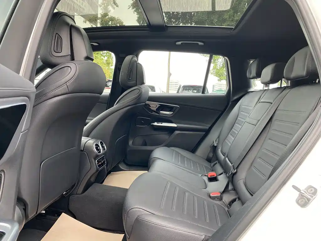 Mercedes-Benz GLC 2023