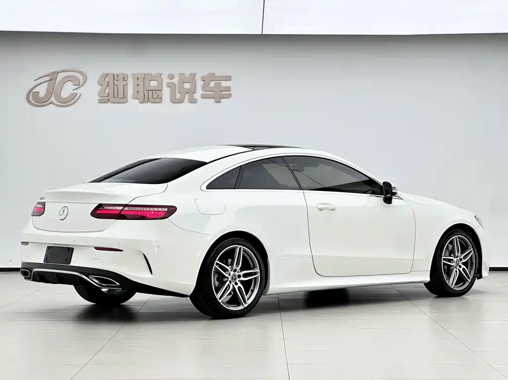 Mercedes-Benz E-Class 2017 — фото 15