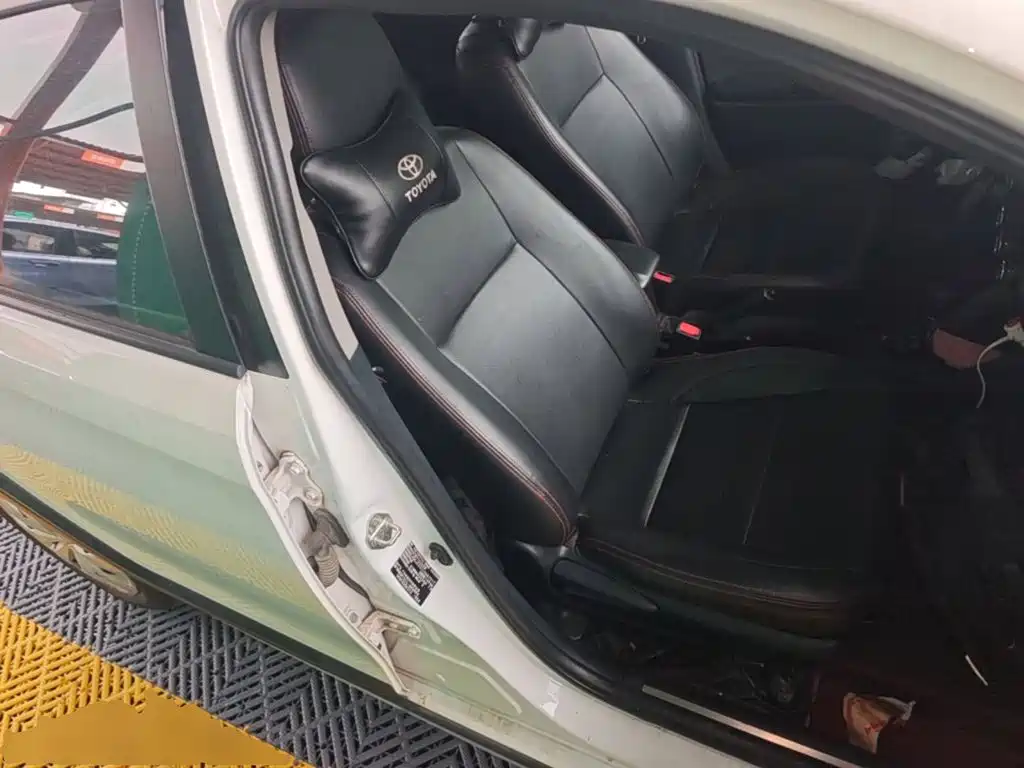 Toyota Yaris L 2020 — фото 25