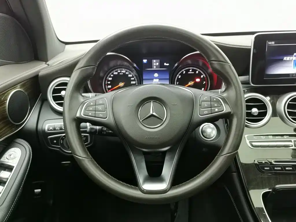 Mercedes-Benz GLC 2018 — фото 11