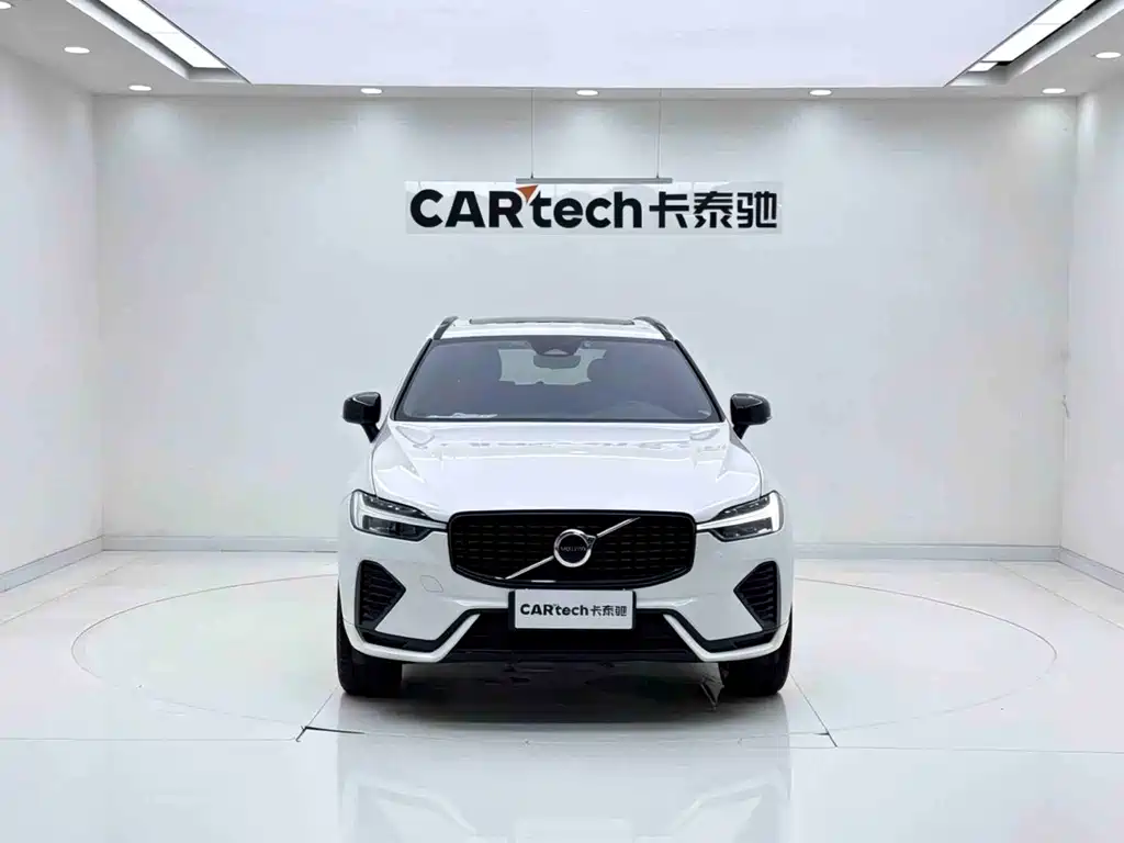 Volvo XC60 2023 — фото 2