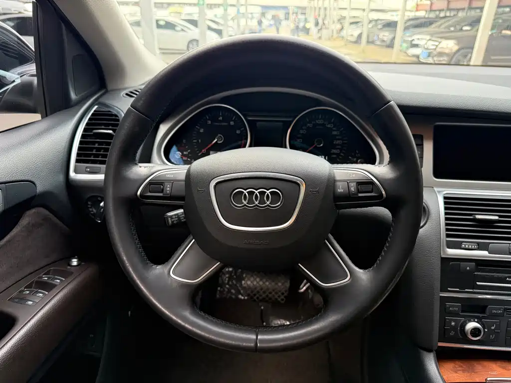 Audi Q7 2015 — фото 9