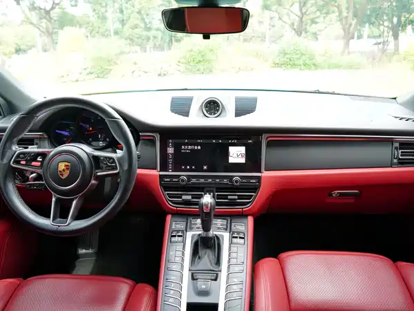 Porsche Macan 2021