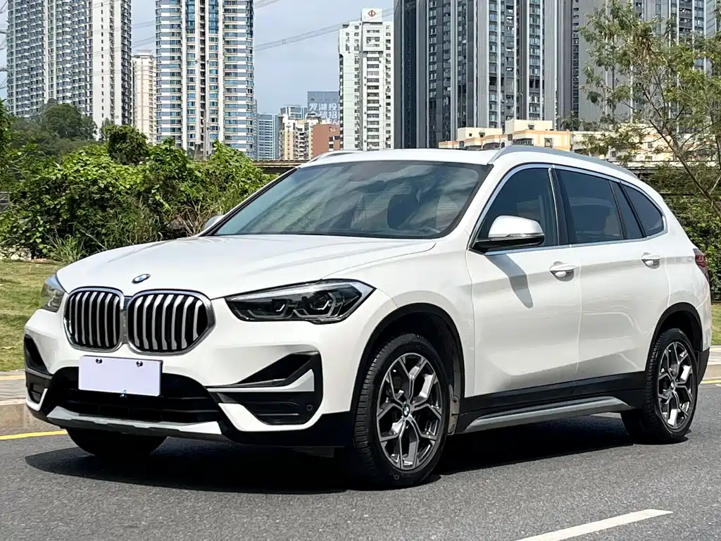 BMW X1 2021 — фото 1