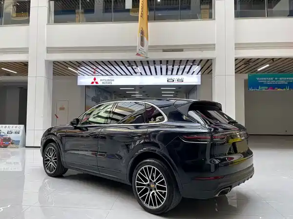 Porsche Cayenne 2022