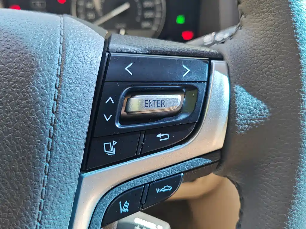 Toyota Land Cruiser 2015 — фото 24